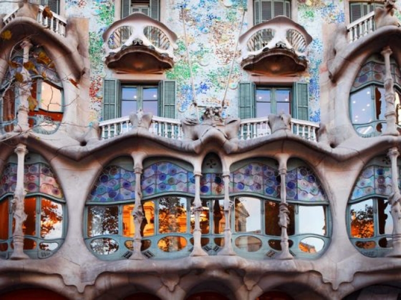 13 Impresionantes Fotos de la Arquitectura Mágica de Antoni Gaudí