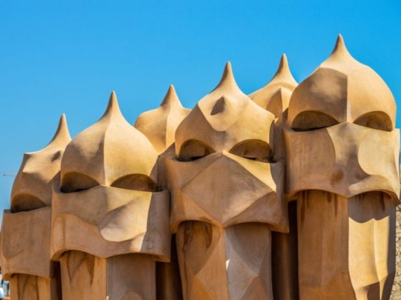 13 Impressive Photos of Antoni Gaudí's Magical Architecture
