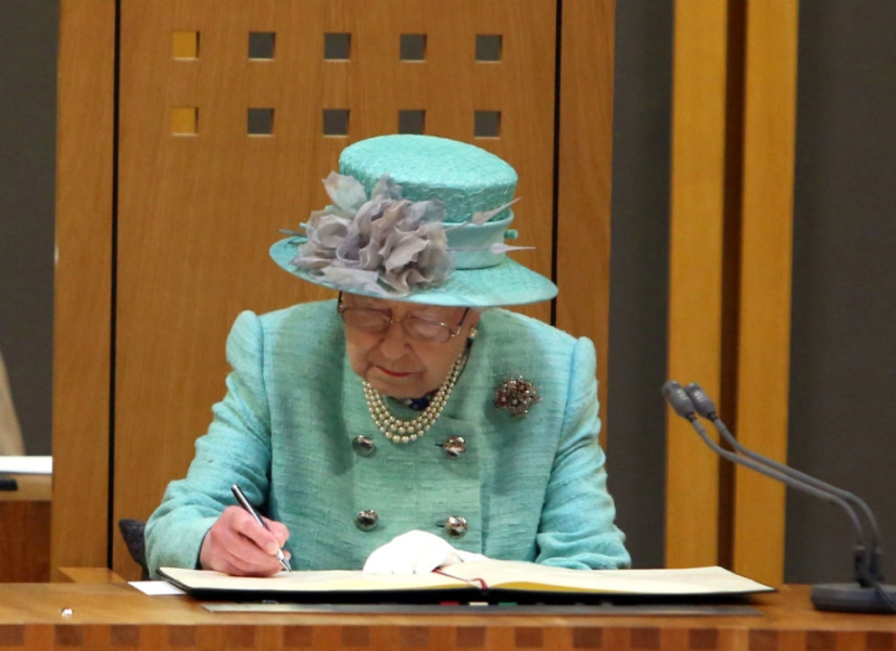 13 rules of the British crown that even the queen cannot break