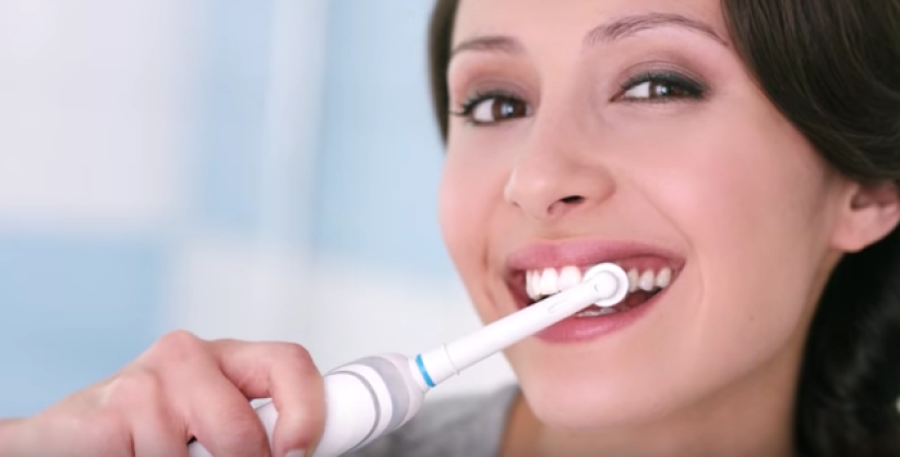 14 cosas inútiles que las mujeres se ven obligadas a hacer en la publicidad 14 cosas inútiles que las mujeres se ven obligadas a hacer en la publicidad