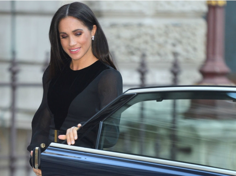 14 Razones para No Amar a Meghan Markle, o por qué Isabel II está en contra de la esposa del Príncipe Harry 14 Razones para No Amar a Meghan Markle, o por qué Isabel II está en contra de la esposa del Príncipe Harry