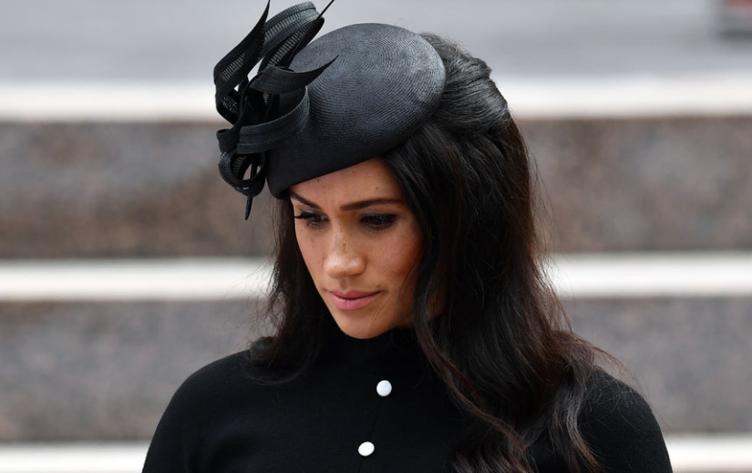 14 Reasons Not to Love Meghan Markle, or Why Elizabeth II is against Prince Harry's Wife 14 Reasons Not to Love Meghan Markle, or Why Elizabeth II is against Prince Harry's Wife