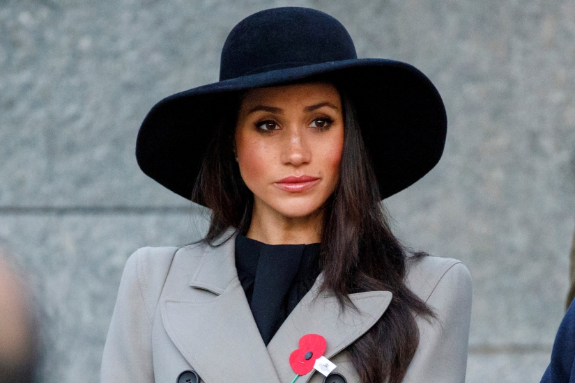 14 Reasons Not to Love Meghan Markle, or Why Elizabeth II is against Prince Harry's Wife 14 Reasons Not to Love Meghan Markle, or Why Elizabeth II is against Prince Harry's Wife