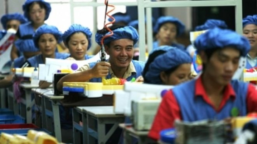 15 cool gifts that companies presented to their employees for the New Year