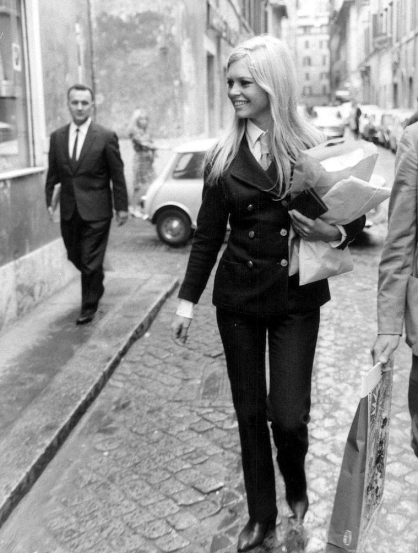 15 hipóstasis básicas de Brigitte Bardot 15 hipóstasis básicas de Brigitte Bardot