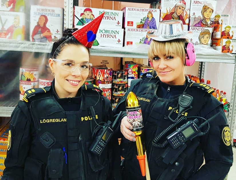 15+ photos proving that the cutest police officers work in Reykjavik