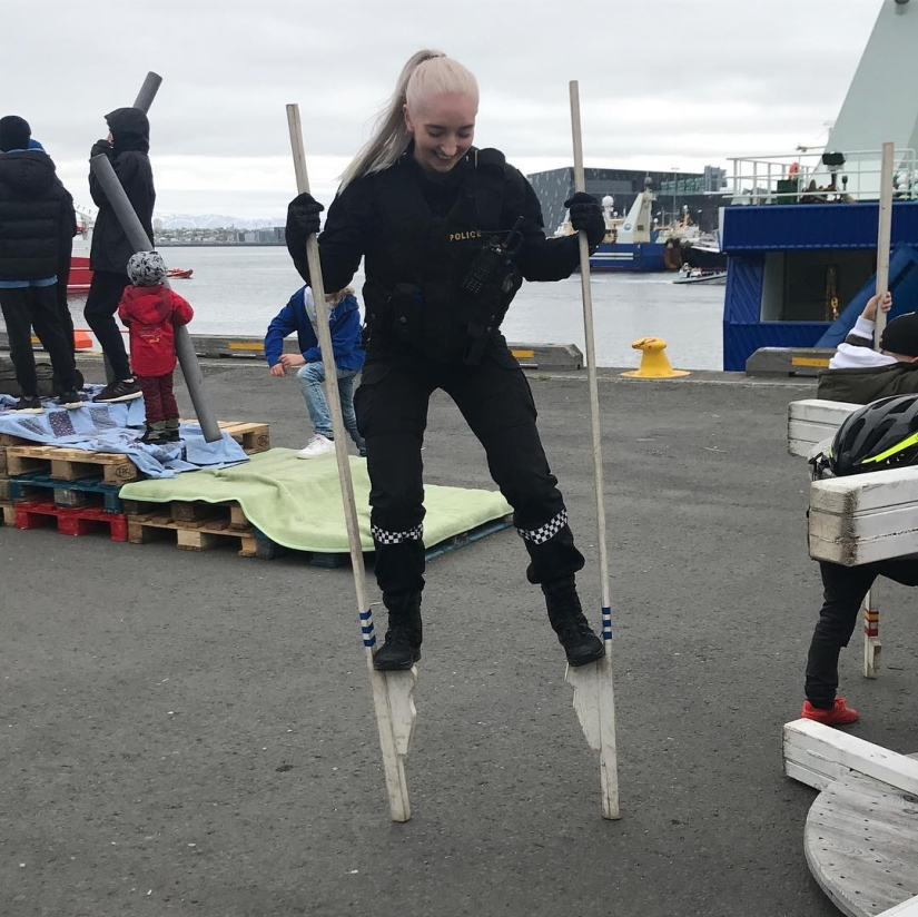 15+ photos proving that the cutest police officers work in Reykjavik