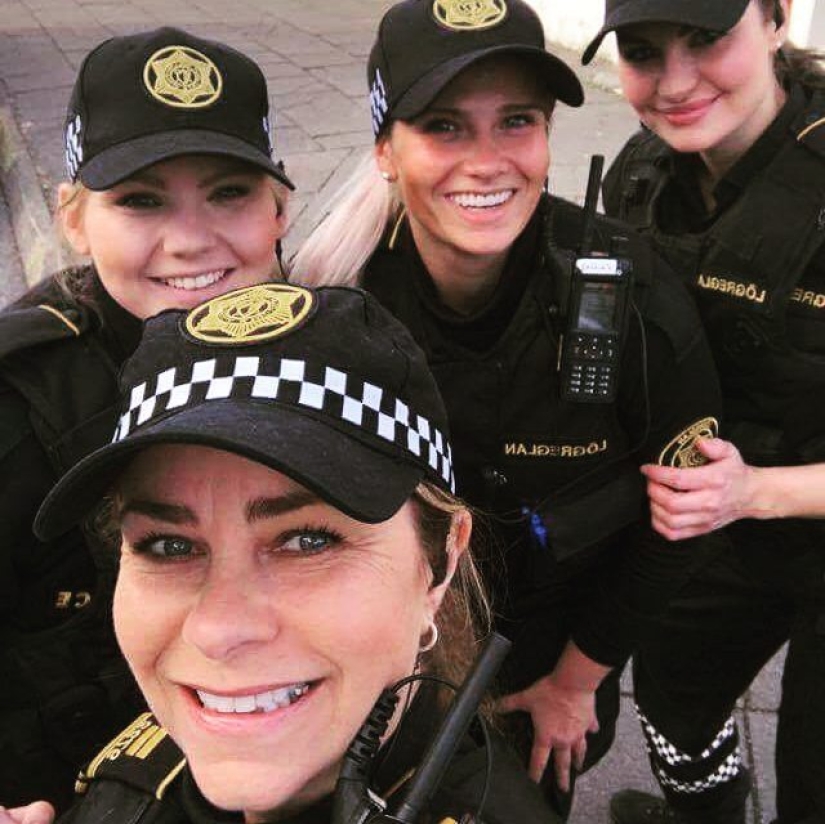 15+ photos proving that the cutest police officers work in Reykjavik