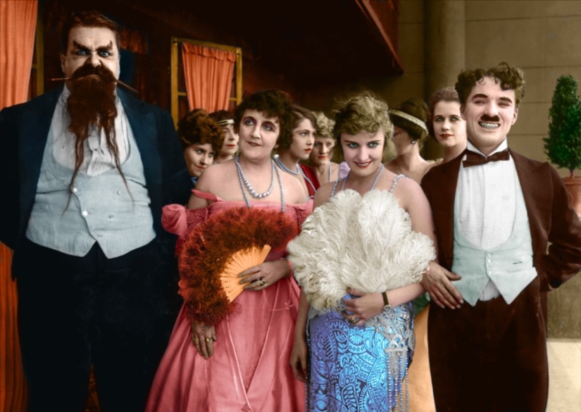 15 raras fotografías coloreadas de Charlie Chaplin tomadas en las décadas de 1910 y 1930 15 raras fotografías coloreadas de Charlie Chaplin tomadas en las décadas de 1910 y 1930