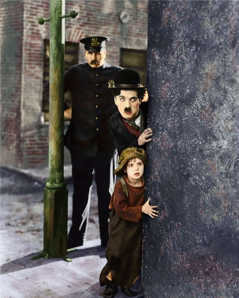 15 rare colorized photographs of Charlie Chaplin taken in the 1910s and 1930s 15 rare colorized photographs of Charlie Chaplin taken in the 1910s and 1930s