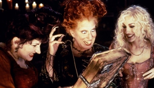 15 Times Hollywood Totally Forgot To Patch Up Some Major Plot Holes 15 Times Hollywood Totally Forgot To Patch Up Some Major Plot Holes