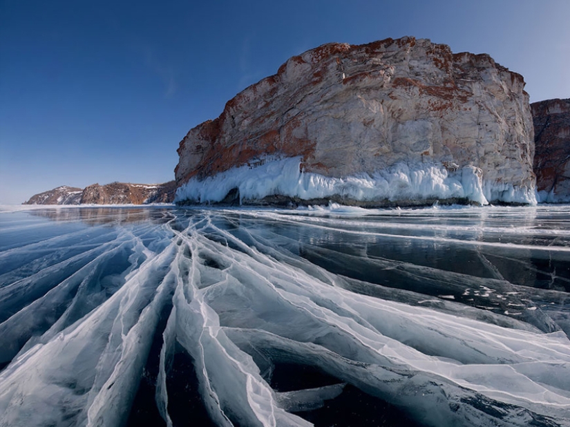 16 Frozen Ponds That Look Like Fine Art