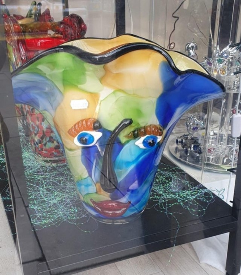 16 Times Designers Made People Choke On Tea