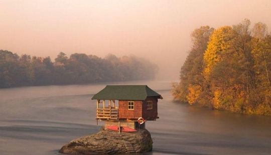 18 casas impresionantes y aterradoras