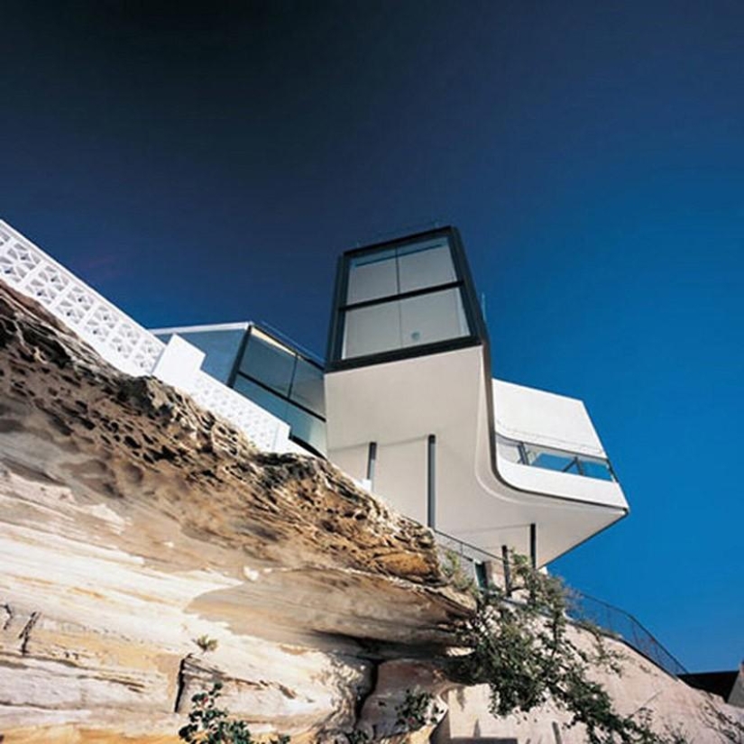 18 stunning and frightening houses