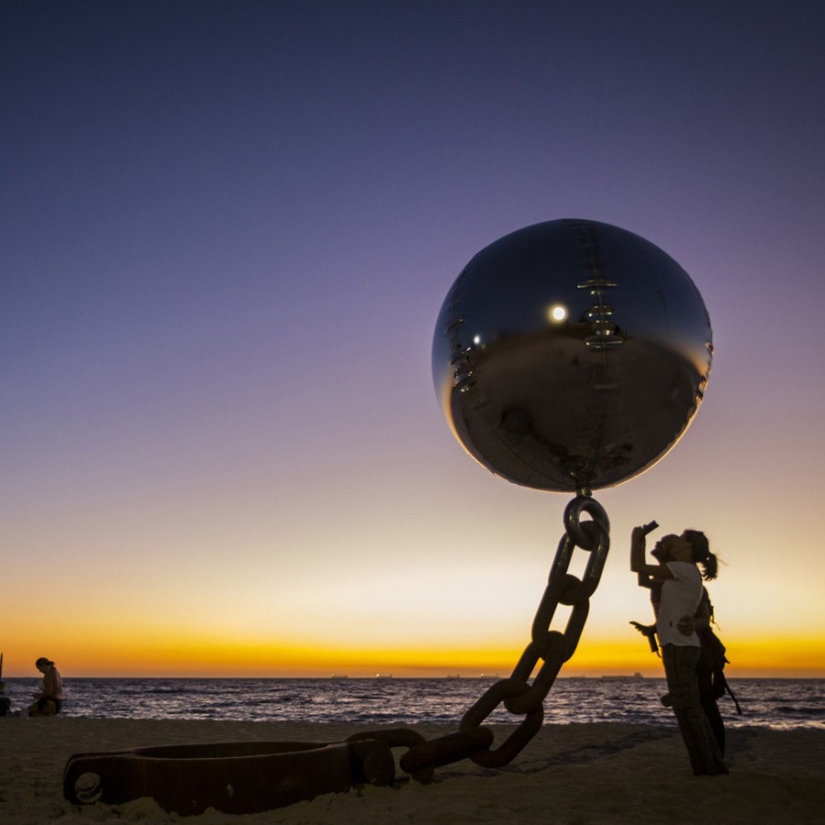 20 esculturas desafiando la gravedad