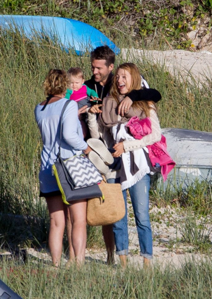 20+ frames that prove that Ryan Reynolds and Blake Lively are the best couple in the world