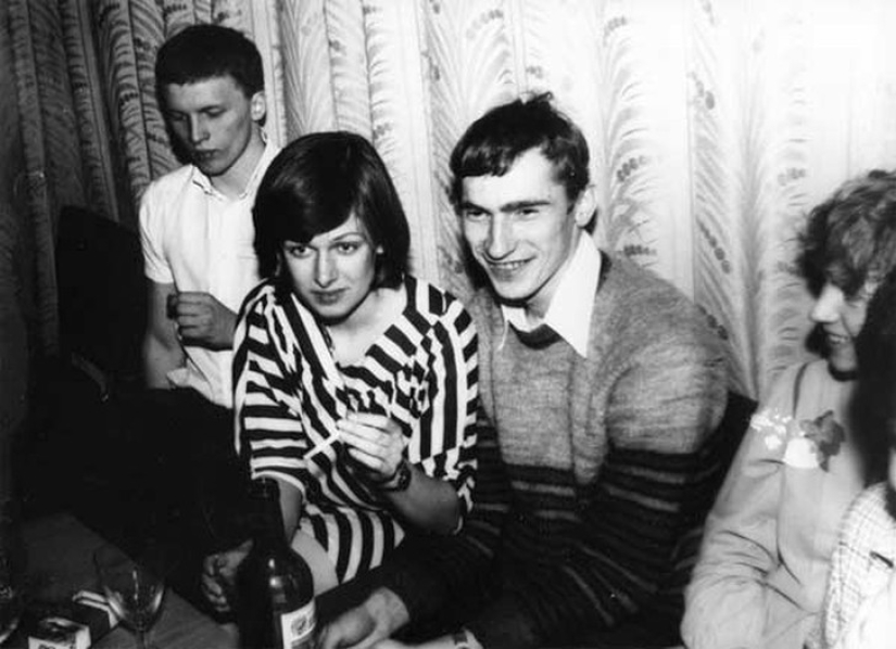 20 nostalgic photos about what Soviet youth wore