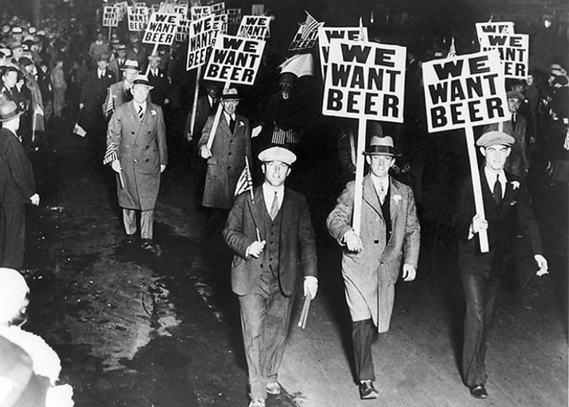 20 Photos From Prohibition