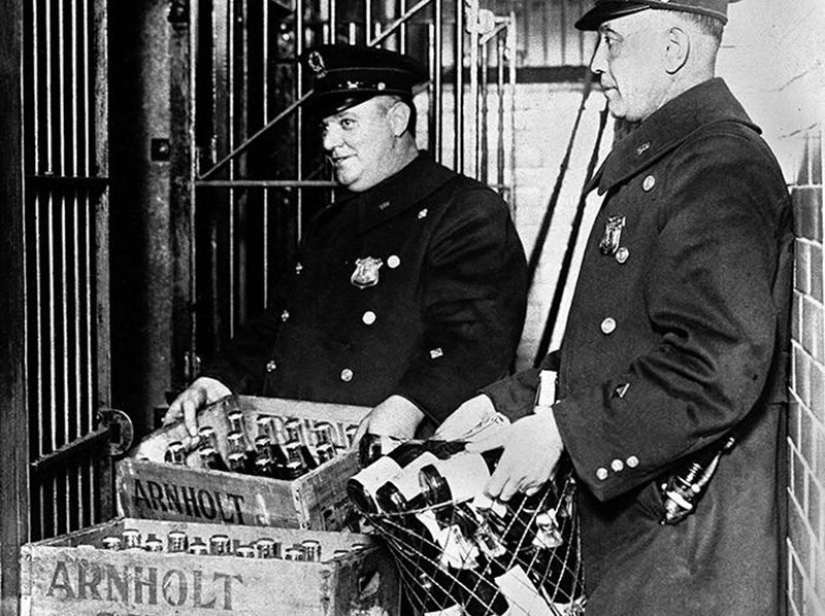 20 Photos From Prohibition
