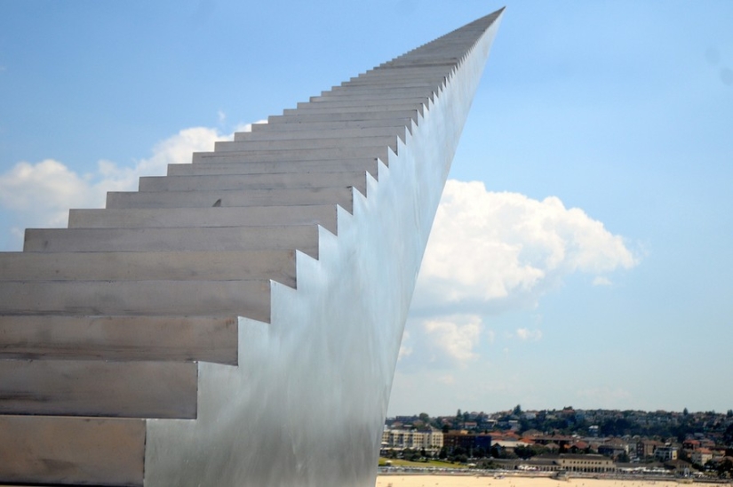 20 sculptures defying gravity