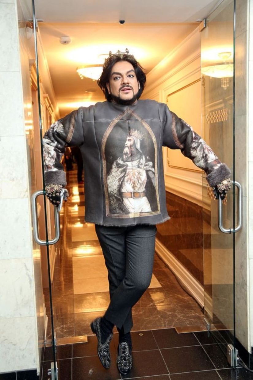20 trajes ridículos usados por Philip Kirkorov, y nos avergonzamos de ellos