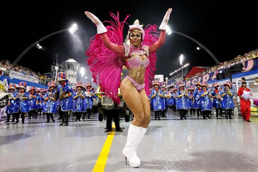 20 vivid pictures of carnivals from around the world 20 vivid pictures of carnivals from around the world