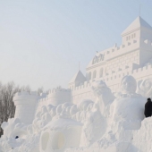 20 ways to artistically decorate a snowdrift