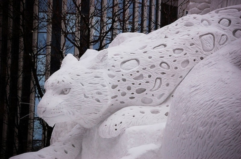20 ways to artistically decorate a snowdrift