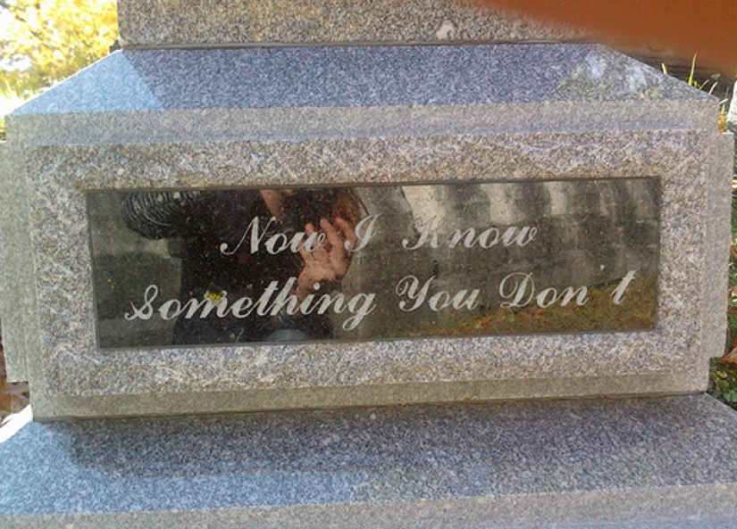 20 ways to stay in history by coming up with an original signature for a tombstone