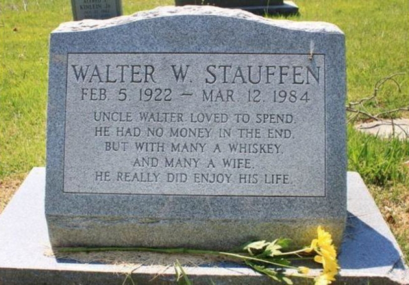 20 ways to stay in history by coming up with an original signature for a tombstone