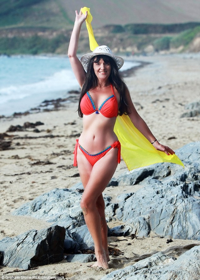 "20-year-olds turn around after me": the oldest glamorous model in the UK is 67 years old