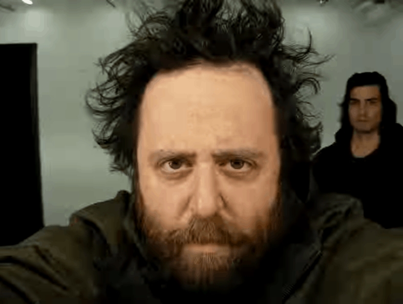 20 years of life in 8 minutes: an American photographer has taken selfies every day since 2000 and edited them into a video