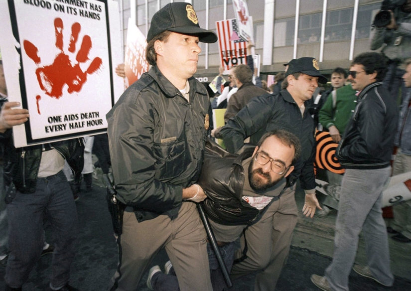 21 frightening photos of the 80s, when the world learned about AIDS 21 frightening photos of the 80s, when the world learned about AIDS