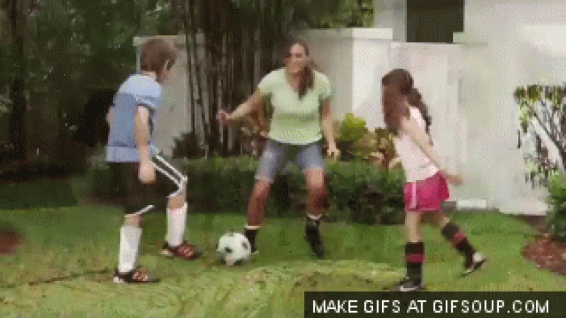 21 the most ridiculous gif about inept people from the "shop on the couch" advertisement