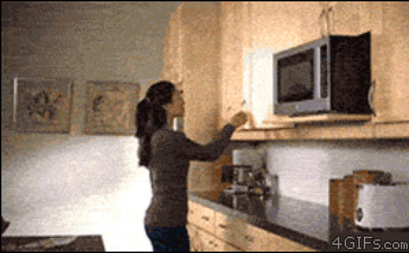 21 the most ridiculous gif about inept people from the "shop on the couch" advertisement
