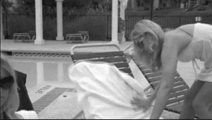 21 the most ridiculous gif about inept people from the "shop on the couch" advertisement