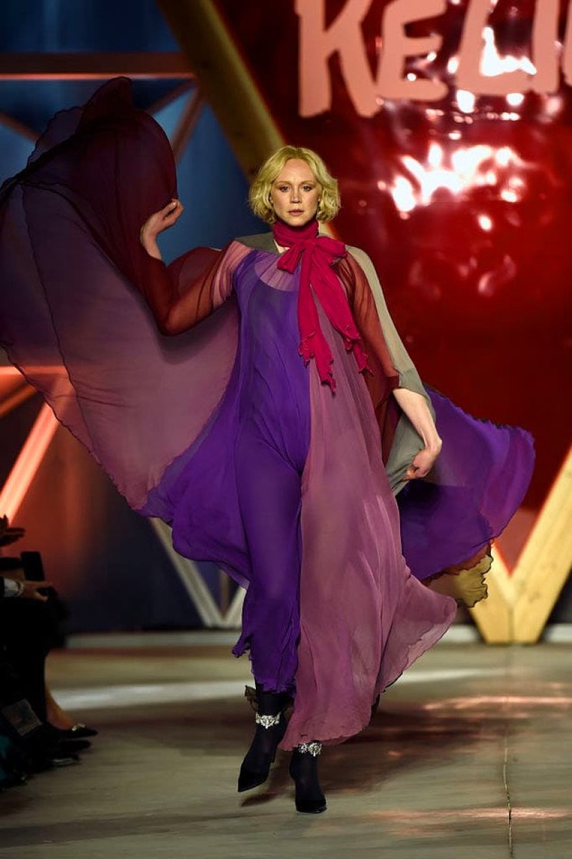 22 photos of Brienne of Tarth without armor, from which your jaw will drop 22 photos of Brienne of Tarth without armor, from which your jaw will drop