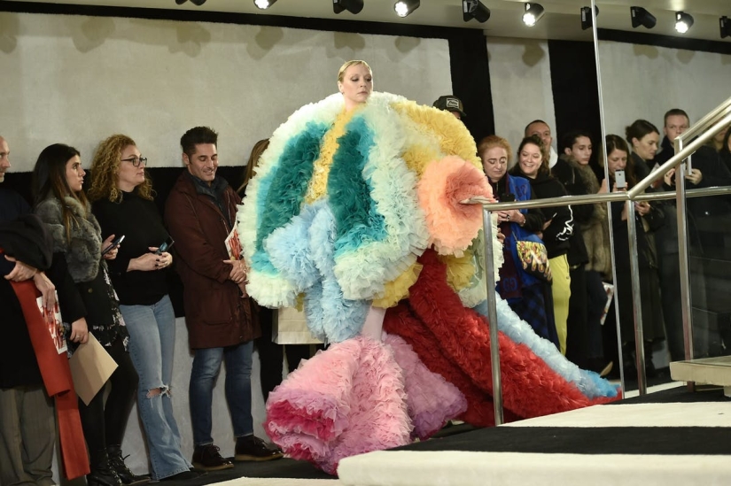 22 photos of Brienne of Tarth without armor, from which your jaw will drop 22 photos of Brienne of Tarth without armor, from which your jaw will drop