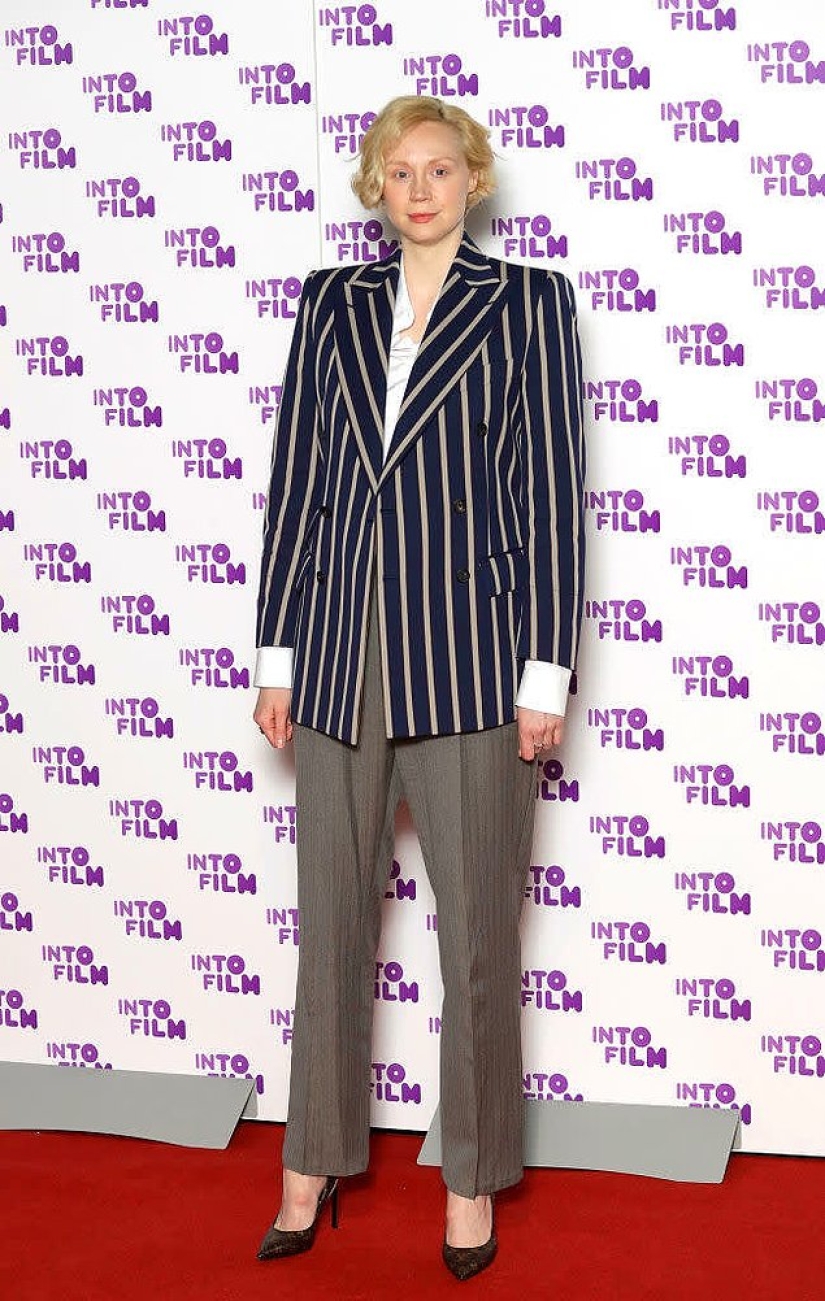 22 photos of Brienne of Tarth without armor, from which your jaw will drop 22 photos of Brienne of Tarth without armor, from which your jaw will drop