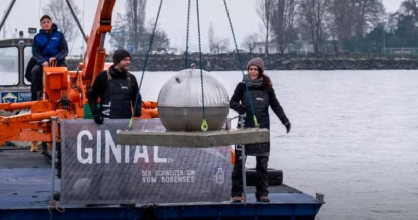 230 liters of gin were stolen from the bottom of a lake in Switzerland