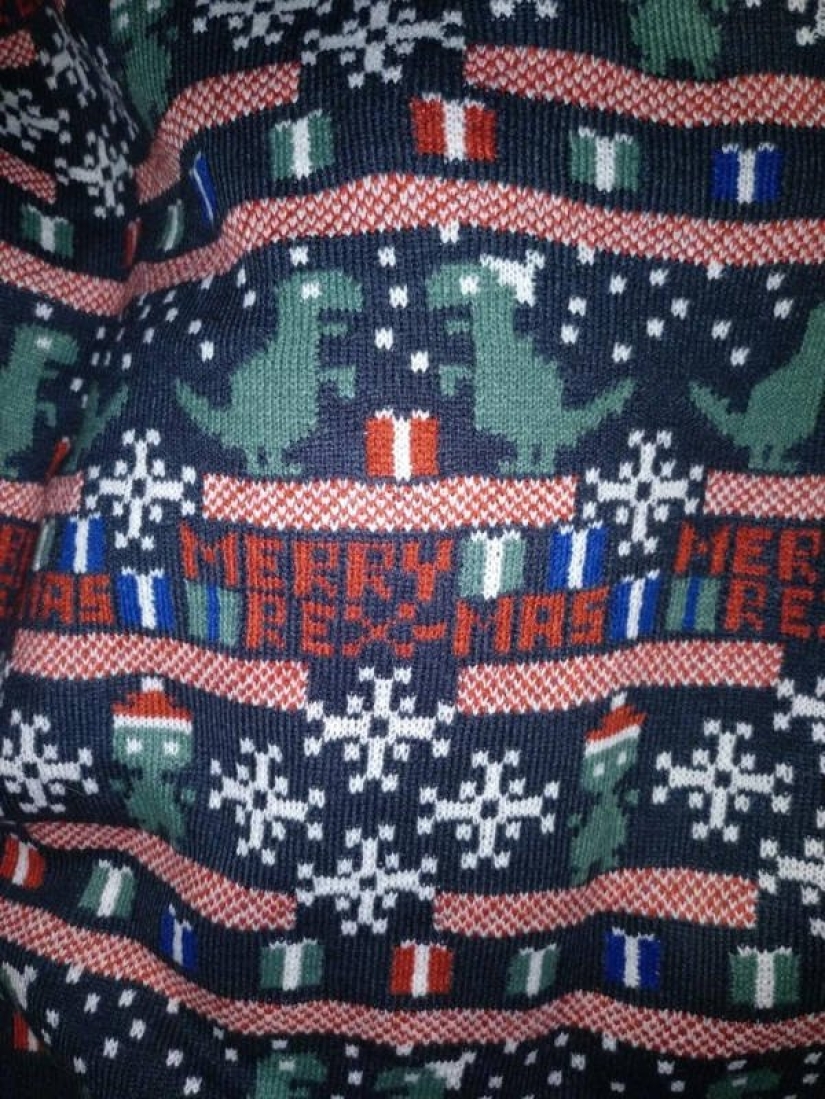 24 ridiculous sweaters that mock Christmas