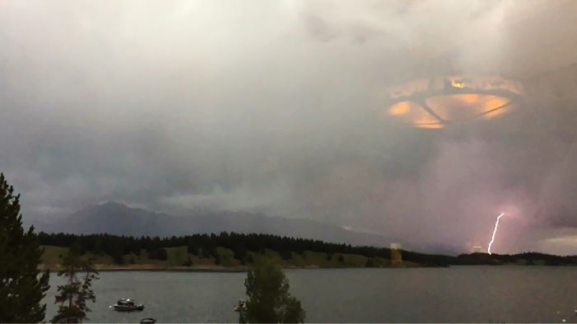 25 photos in which it is unclear where the reflection is and where the reality is