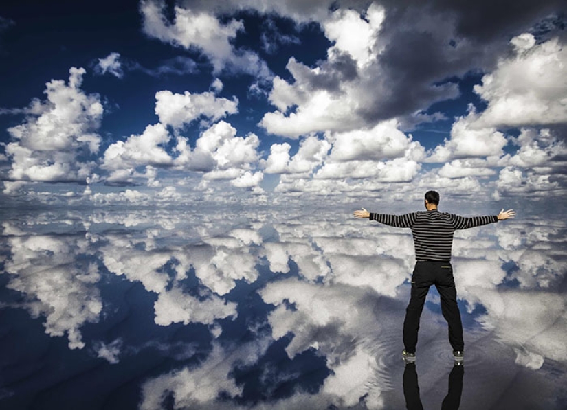 25 photos in which it is unclear where the reflection is and where the reality is