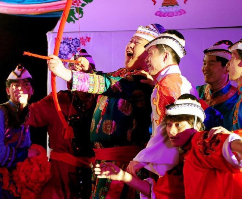 25 surprisingly strange wedding traditions from around the world