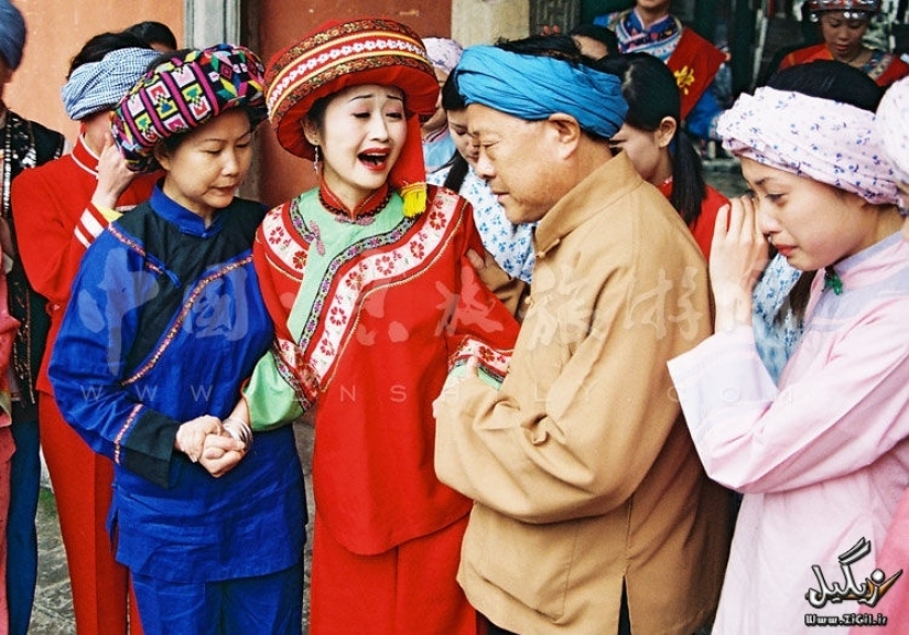 25 surprisingly strange wedding traditions from around the world