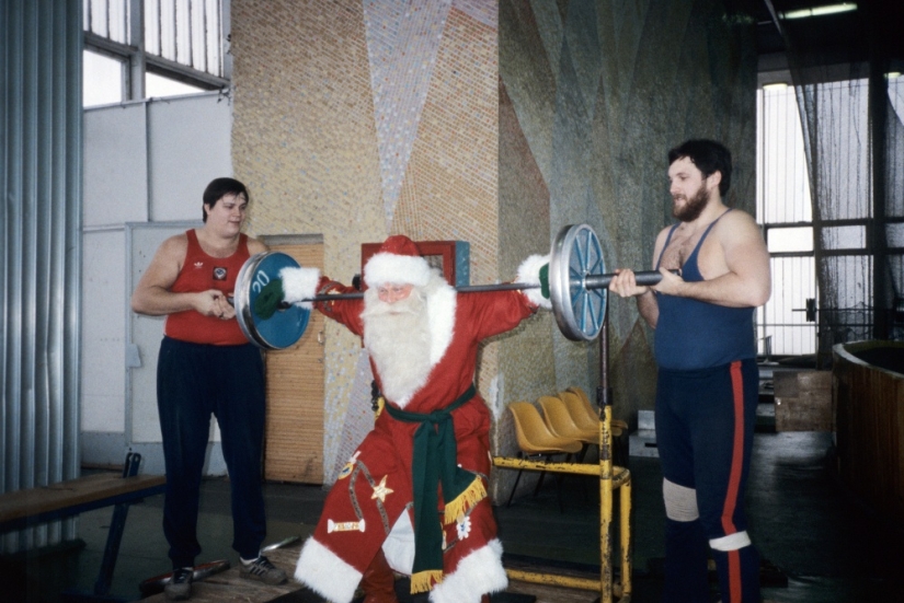 26 photos with Soviet Santa Claus from the 80s