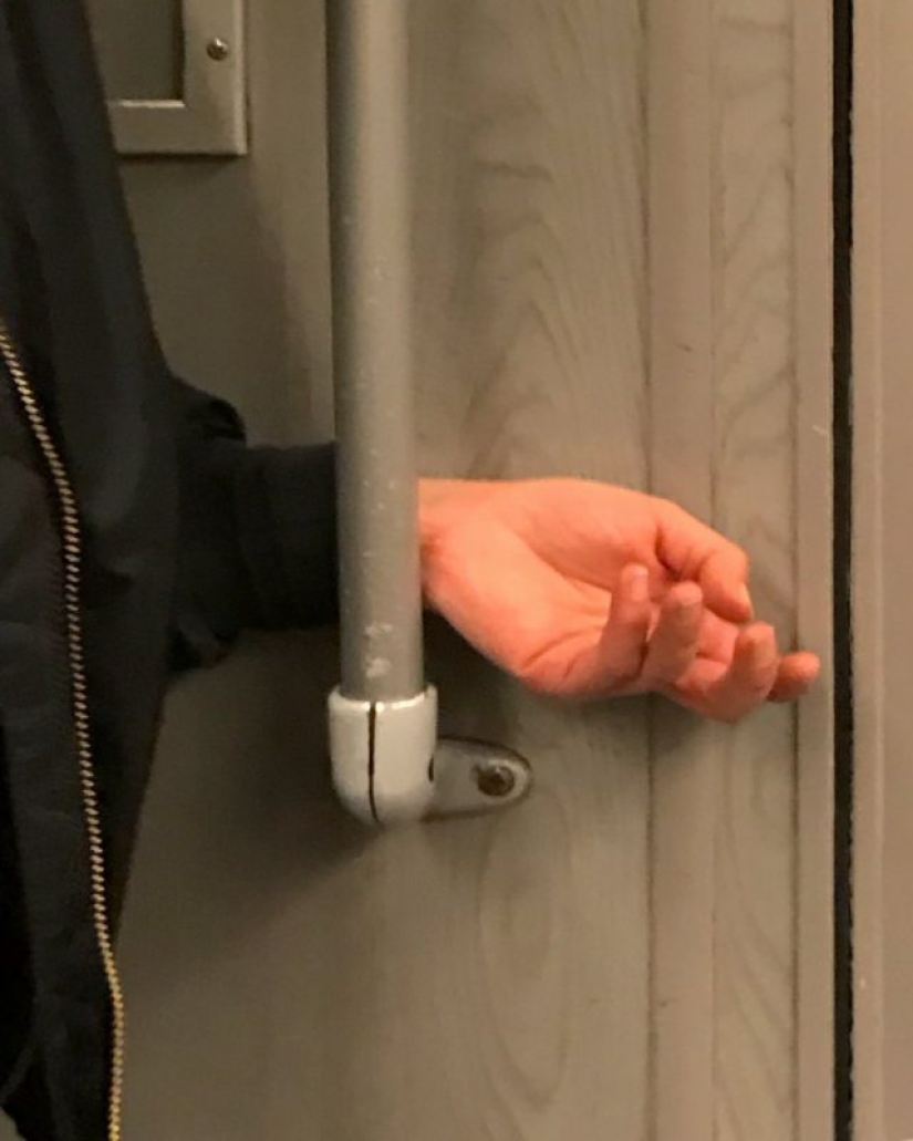 27 imágenes atmosféricas de Instagram dedicadas a las manos de los pasajeros del metro de Nueva York 27 imágenes atmosféricas de Instagram dedicadas a las manos de los pasajeros del metro de Nueva York