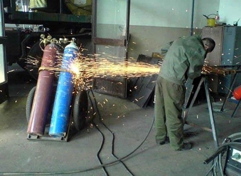 27 photos showing why women live longer than men 27 photos showing why women live longer than men