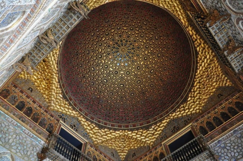 30 breathtaking ceilings